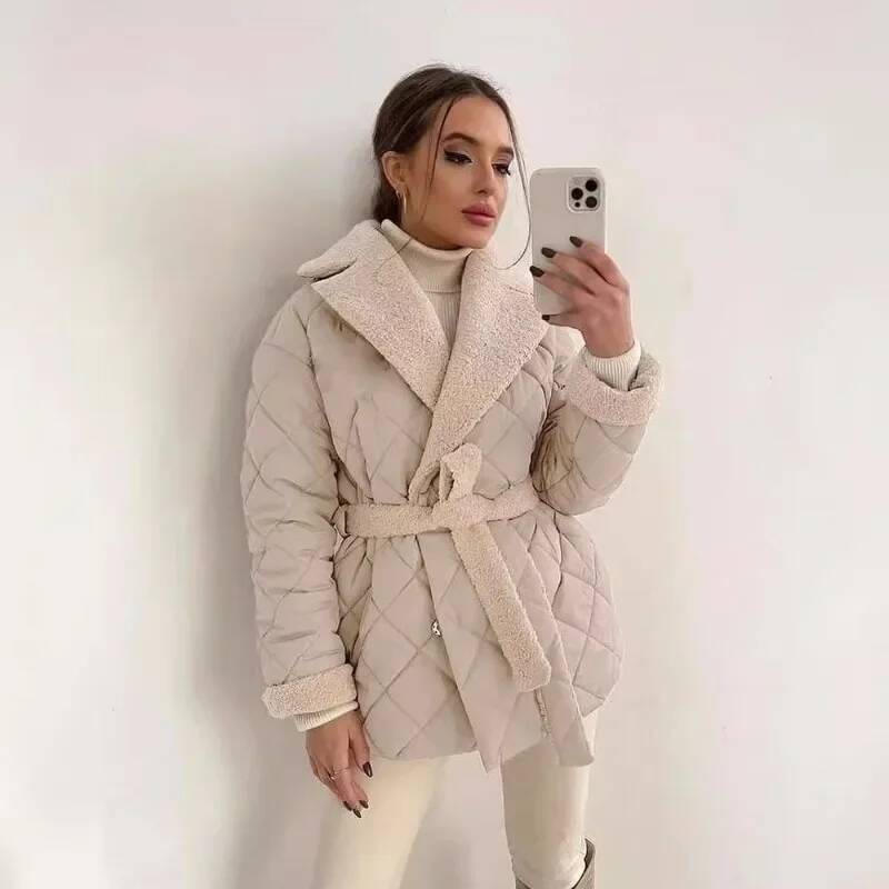 Elegant Quilted With Faux Fur  - Street Fashion Taiwan recensie en prijs