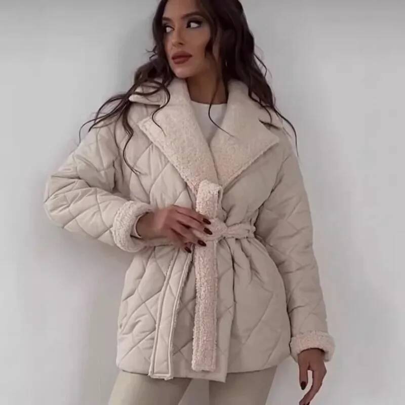 Elegant Quilted With Faux Fur  - Street Fashion Taiwan recensie en prijs